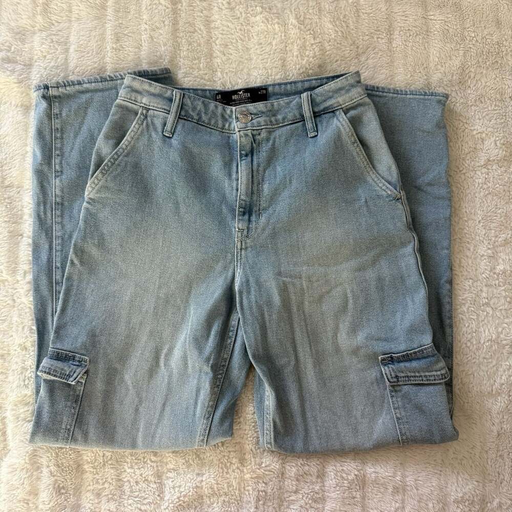 Hollister Ultra High-Rise Dad Jean Size 4R Light Wash Cargo Denim Pants
